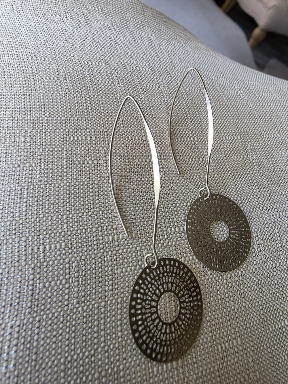 Takobia geometric dangle earrings - Picture 5 of 11